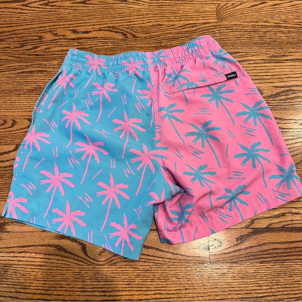 Chubbies Men’s Swimsuit Small 5.5 inseam pink blue palm trees swim trunks - Picture 4 of 4